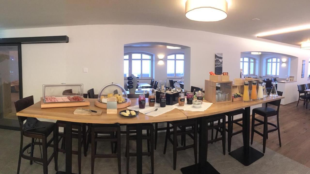 Hotel Grimsel Passhoehe Обервалд Екстериор снимка